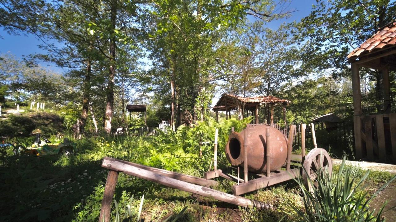 Guesthouse - Family Hotel Bagdati Exteriör bild